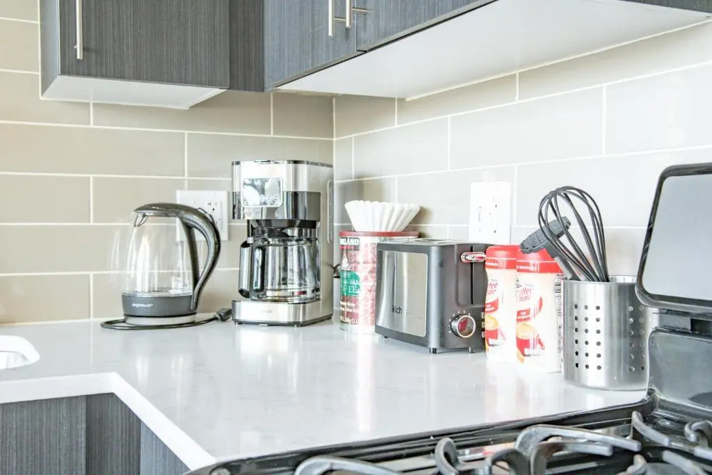 McCormick Place 420 friendly 2br-2ba on Michigan avenue with optional parking for 6 guests