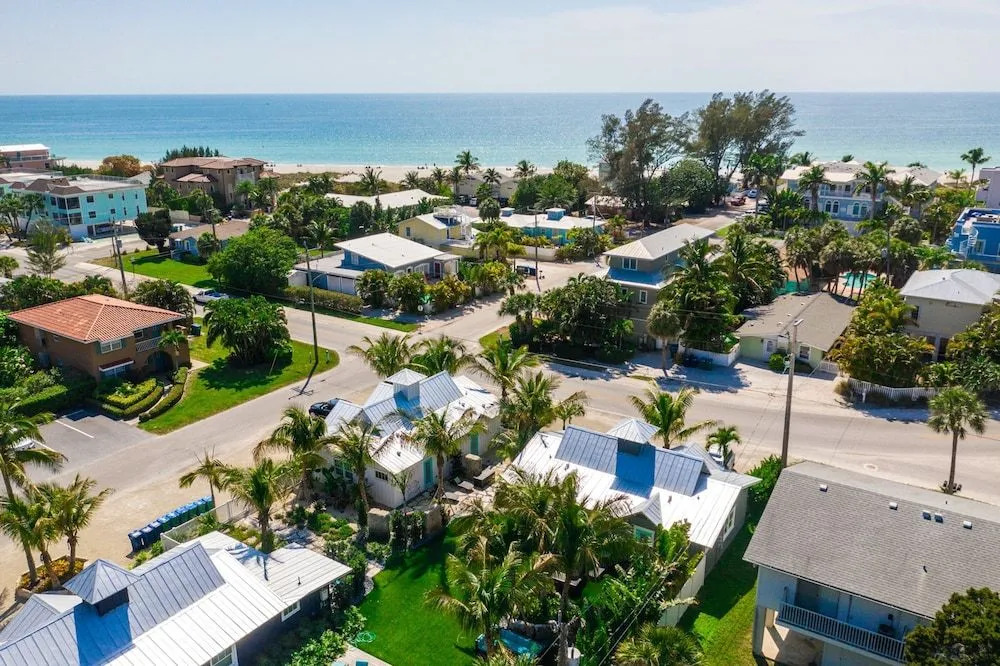 Islands West Resort Villas by AMI Locals