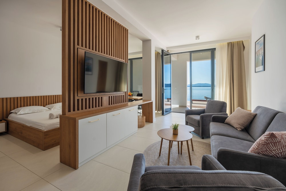 Wind Rose Maestral-beachfront