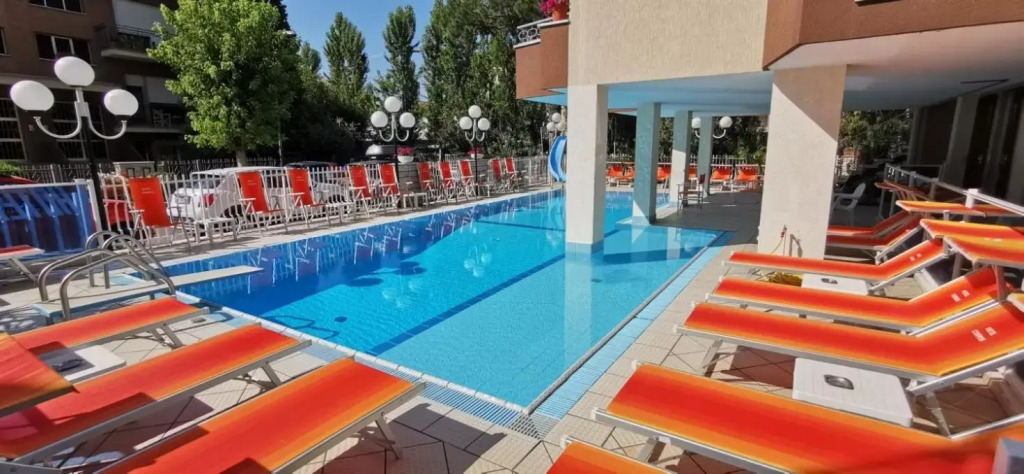 Hotel Cosmos