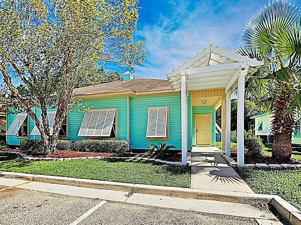 New Listing! Coastal Charmer W/ Luxe Amenities 3 Bedroom Condo