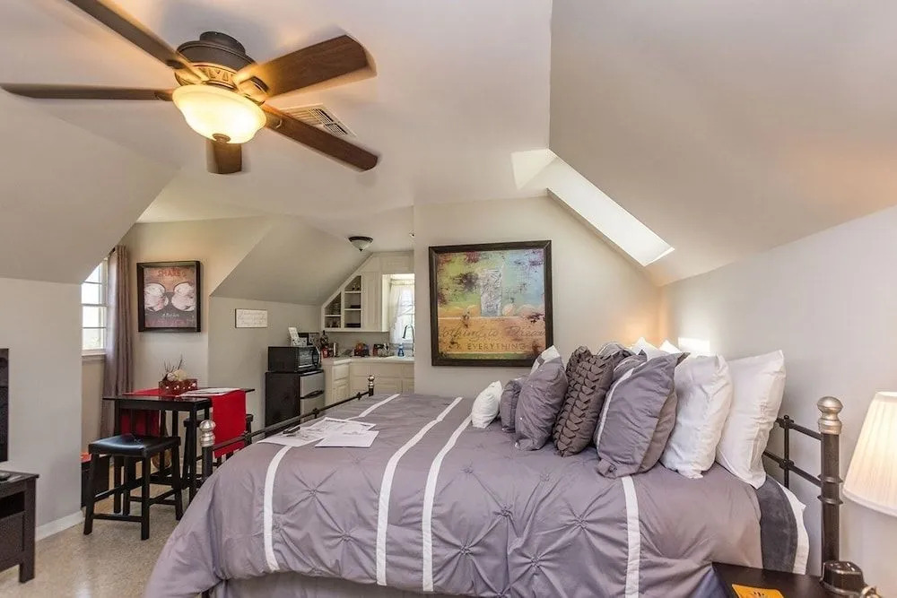 Gastehaus Royal Oaks Studio Bedroom Apts by Redawning