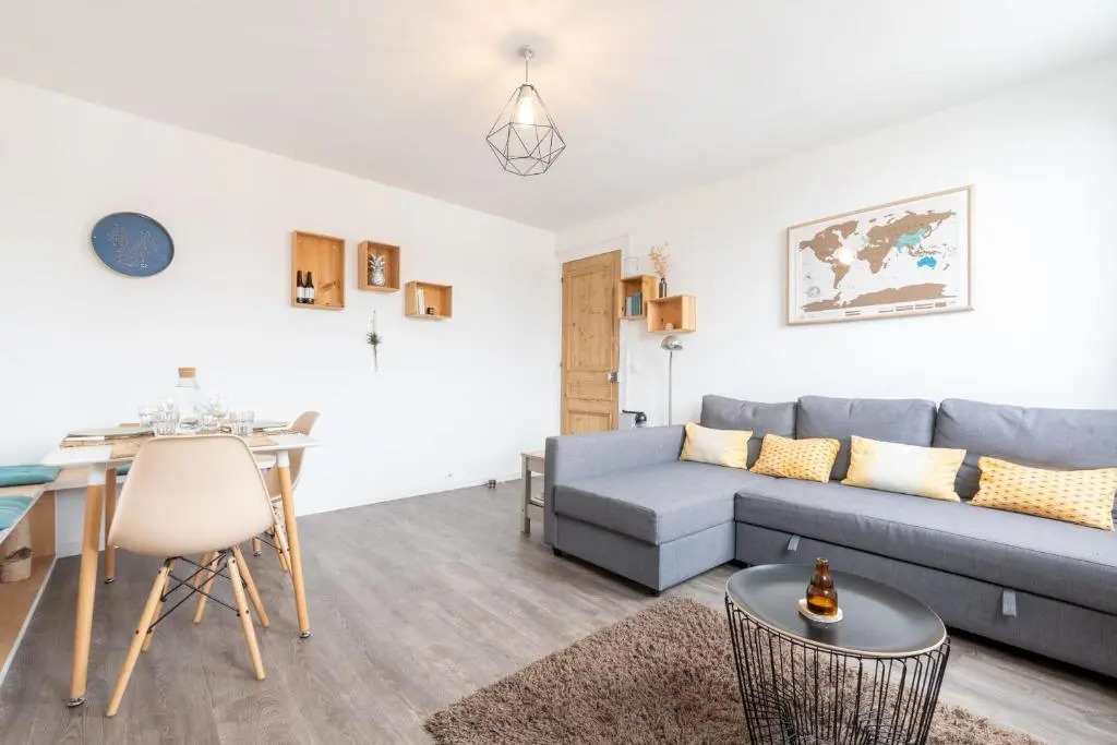 lille centre - beautiful bright and cozy t2! 3pers