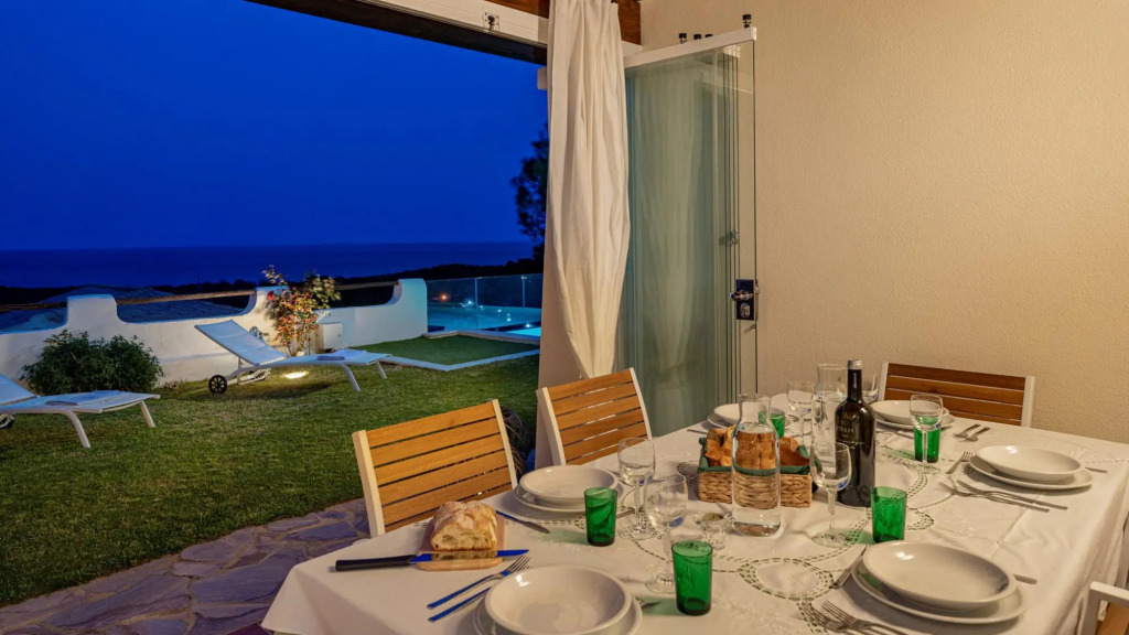 Villa Mirto 5+1 in Eden Rock