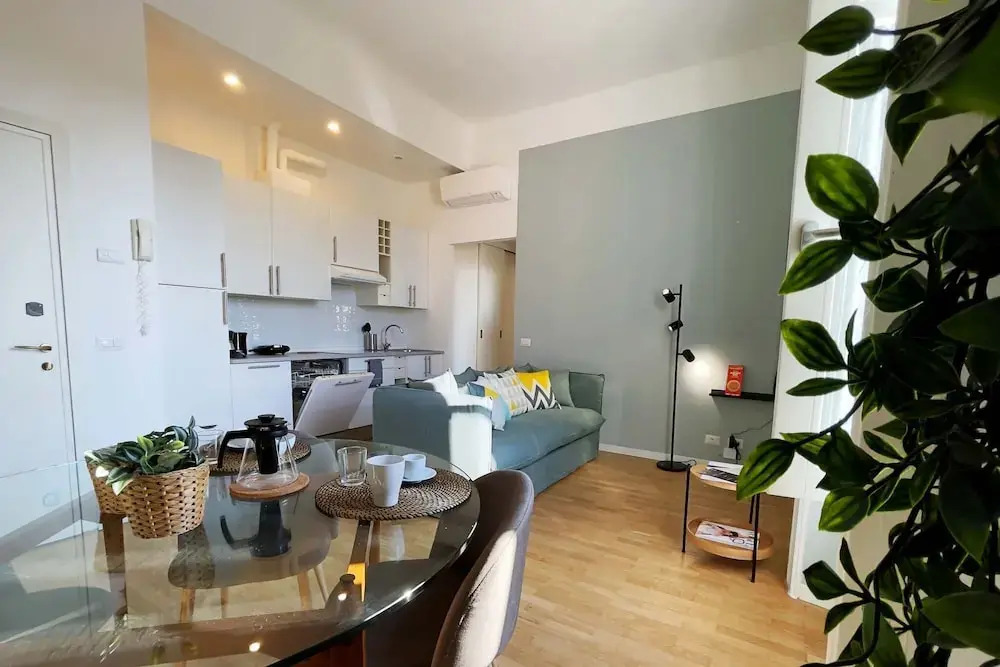 Elegant apt in Historical Building