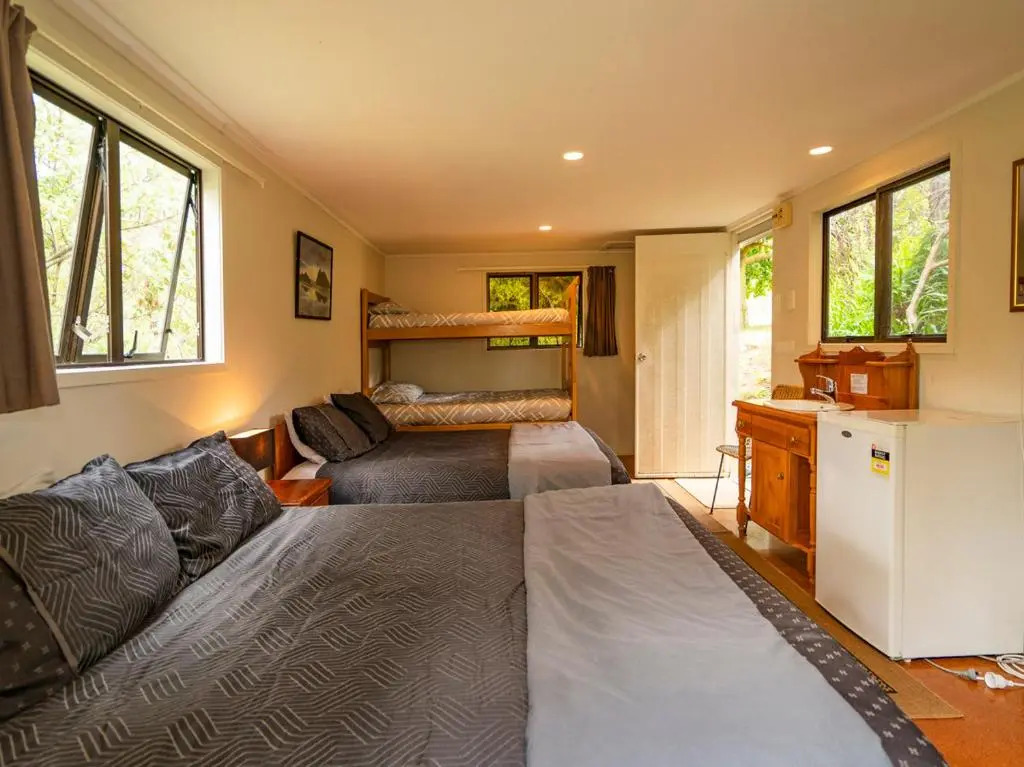 At Cathedral Cove - Hahei Holiday Home