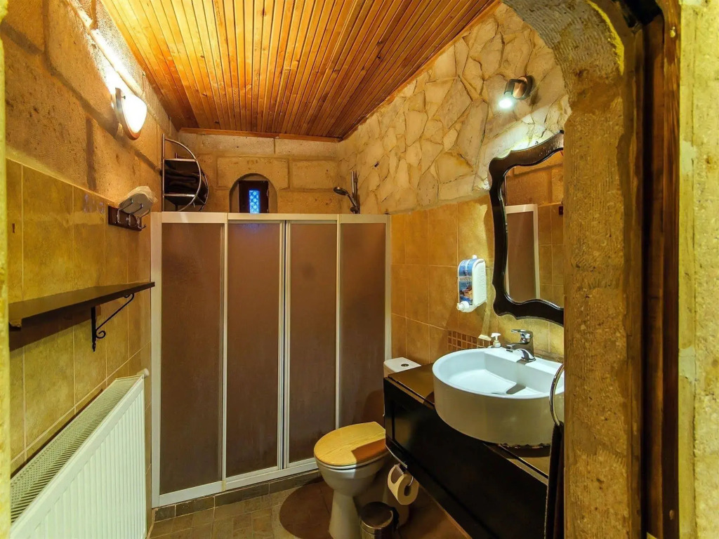 Adanos Konuk Evi