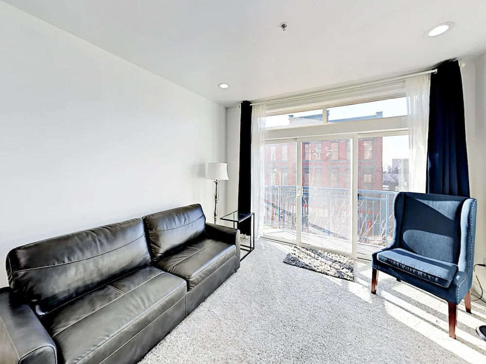 Modern 1br W/ Pool, Spa & Rooftop Deck 1 Bedroom Condo