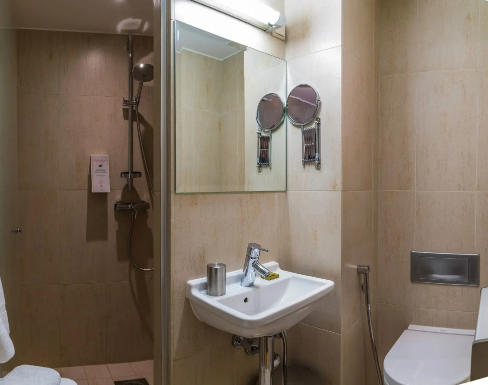 CRU Hotel