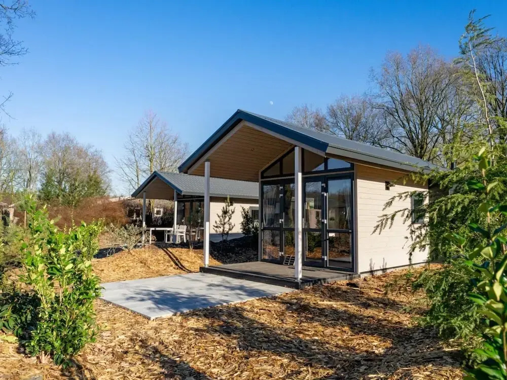 Tiny House by Lake Veluwe With Water Sports