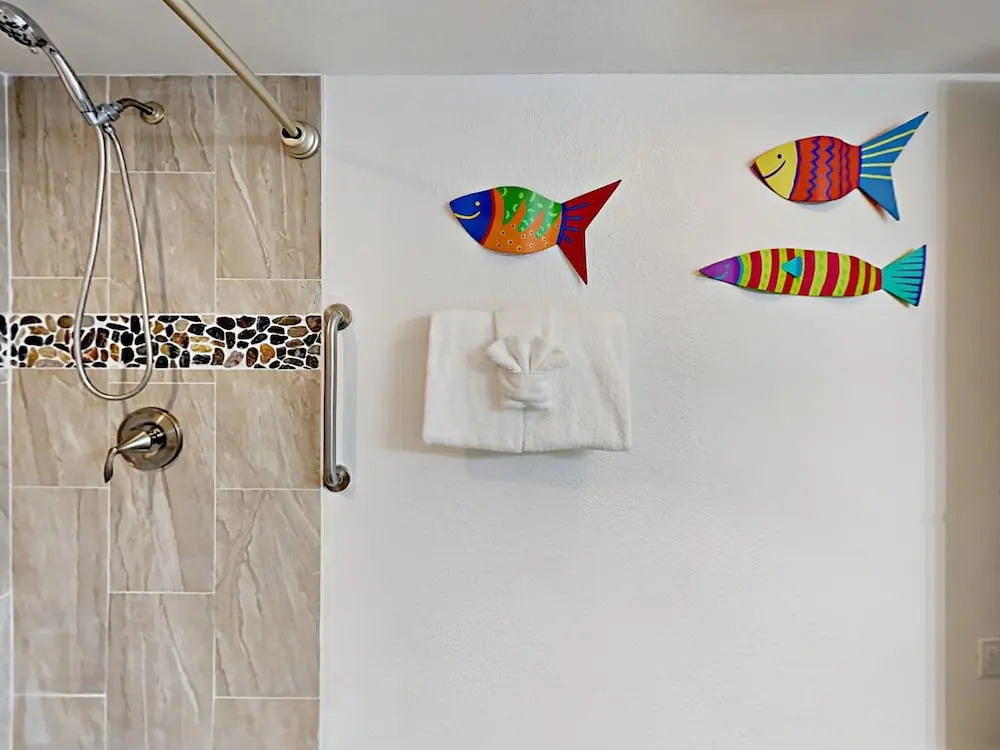 115 Sea Breeze Salty Sea Suite - One Bedroom Condo