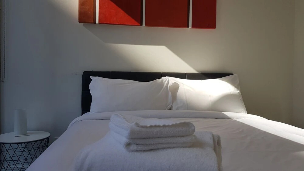 Docklands Style Apartment with 2 Bedroom 1008N