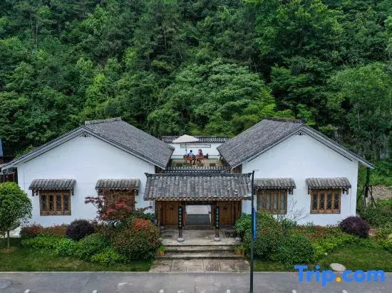 Jingdezhen Porcelain Amendment Technique Guesthouse
