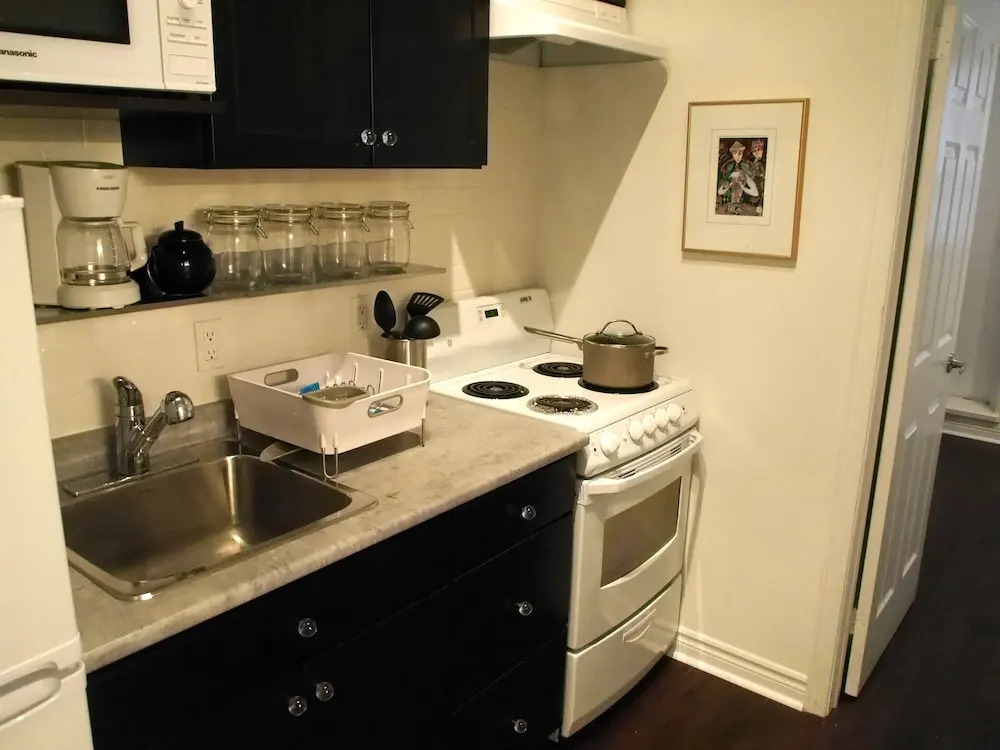 1 BR Prime Location In City