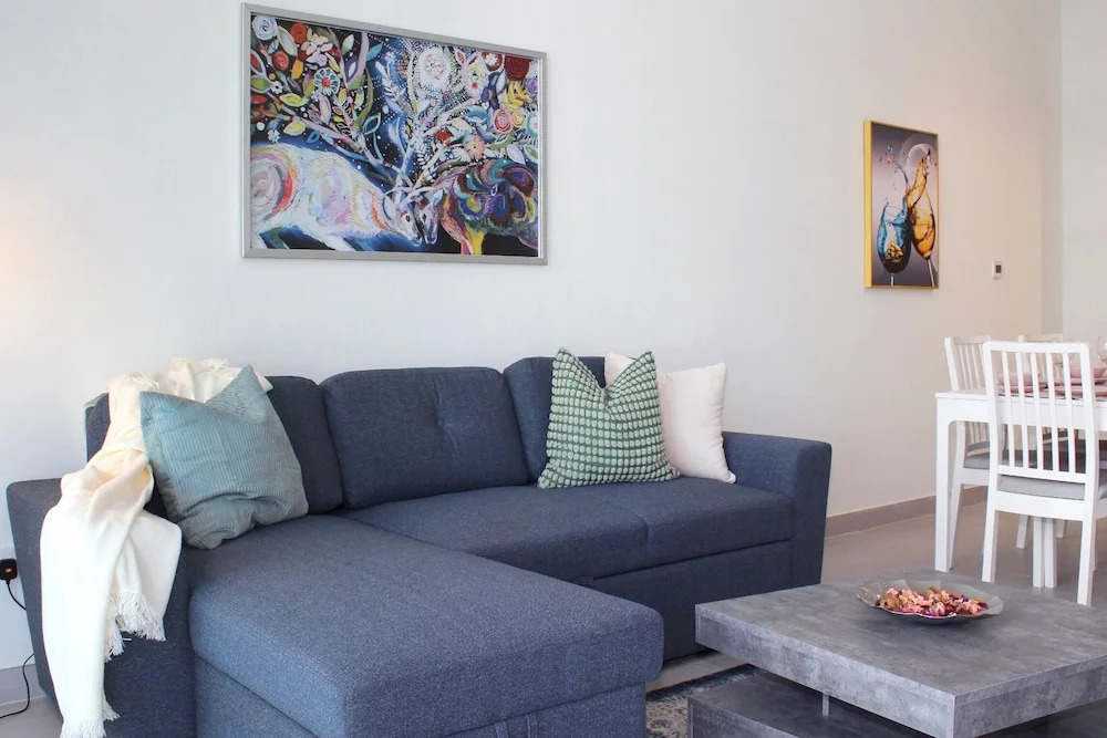 Luxury StayCation - Tranquil Retreat With Beautiful Park Views