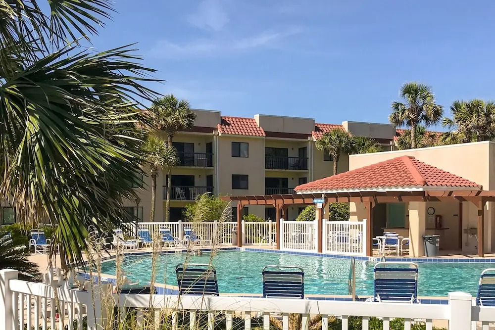 Beach-Themed #F32 - 2 Br Condo