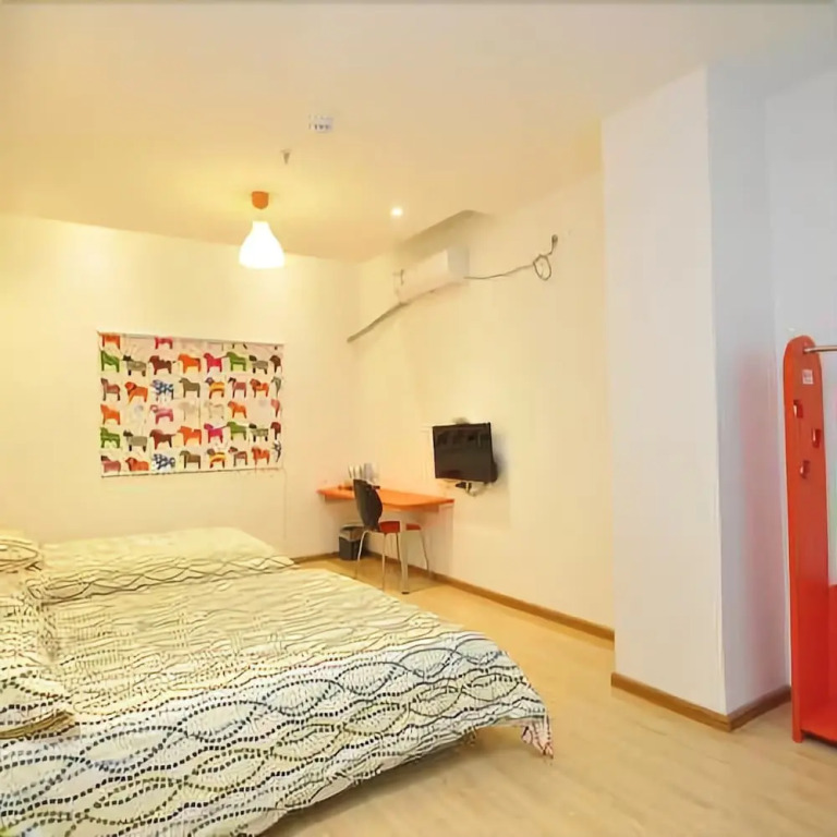 Pod Inn (Kunming Tuodong Stadium)
