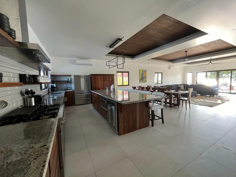 Island Breeze Villa - 5 Bedroom Private Island Villa w Pool