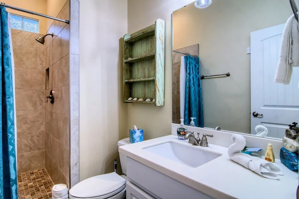 Hook's Harbor Pb204 3 Bedrooms 3 Bathrooms Condo