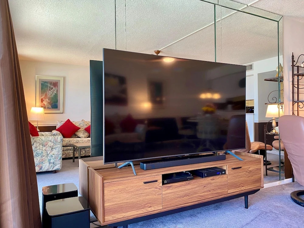Holiday Surf And Racquet Club 403 1 Bedroom Condo by Redawning