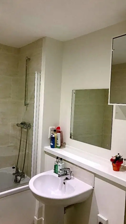 Heart Of Aberdeen City Centre 3 Bedrooms Apartment