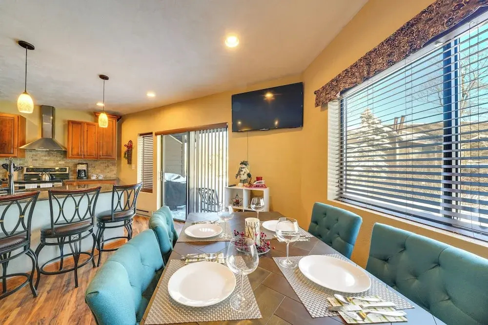 Idyllic Somerset Condo: Ski, Hike & Relax!