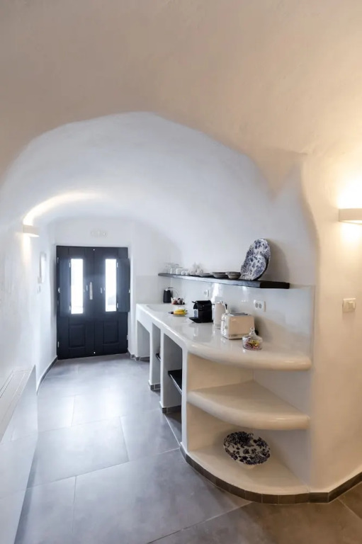 Doukas Caldera Suites