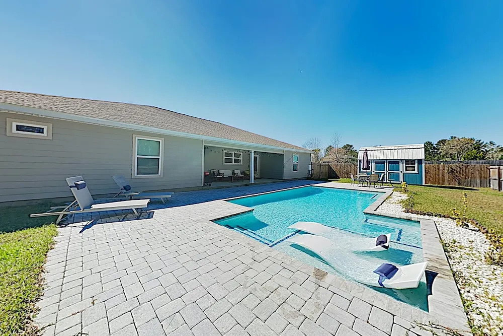 New Listing! Custom : Private Pool, Near Beach 4 Bedroom Home