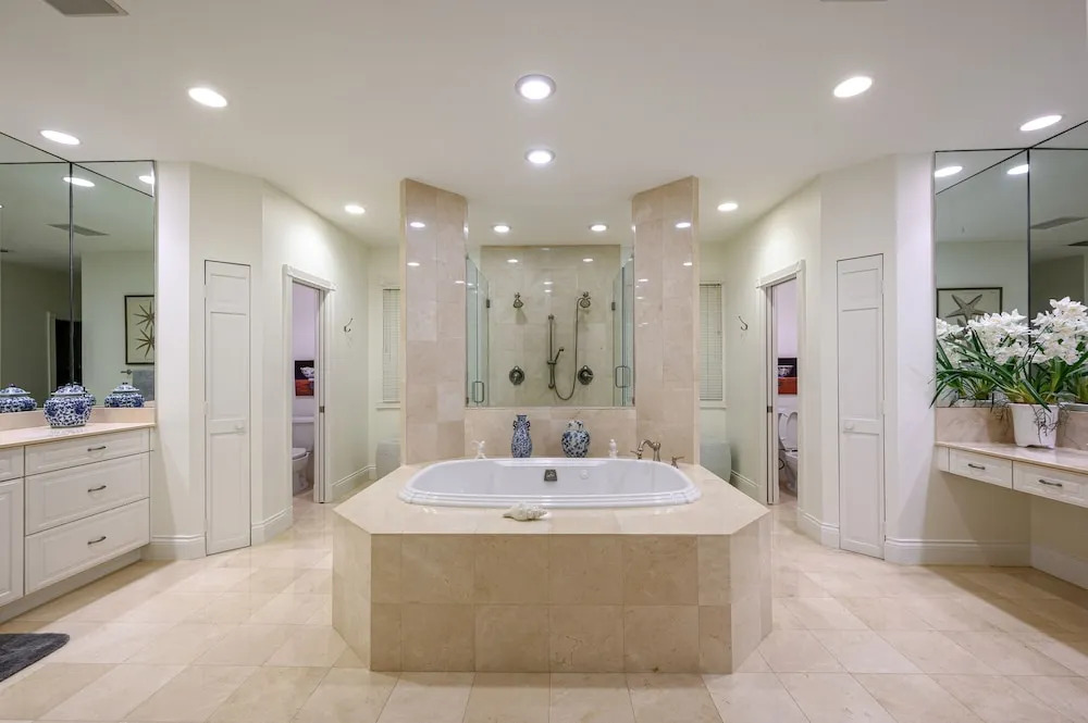 King Of Las Olas Waterway W/ Private Pool & Dock 5 Bedroom Home