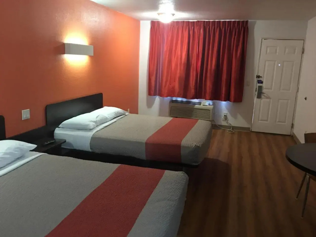 Superstition Inn and Suites