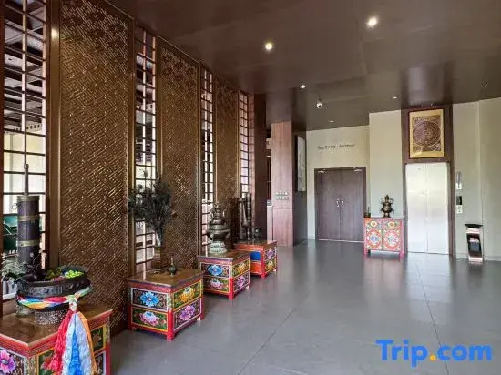 Kangding Tagong Putiya Manor (Tagong Grassland)