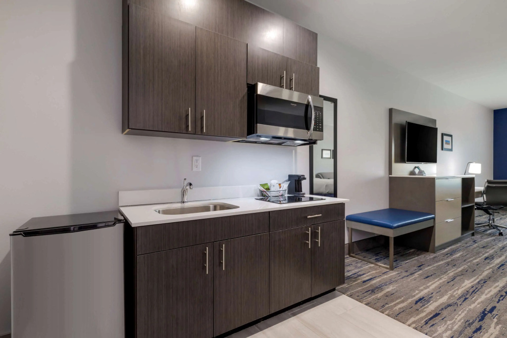 Holiday Inn Express & Suites Choctaw - Oklahoma City East by IHG