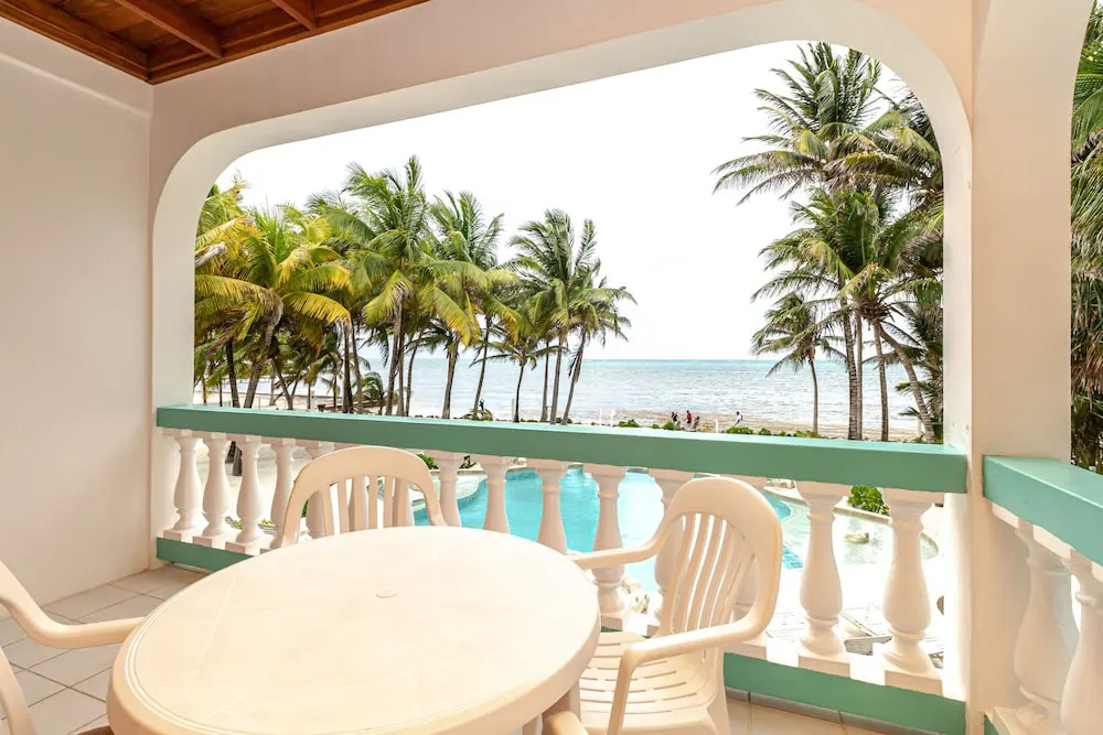 Coral Bay Villas - Lionfish Suite