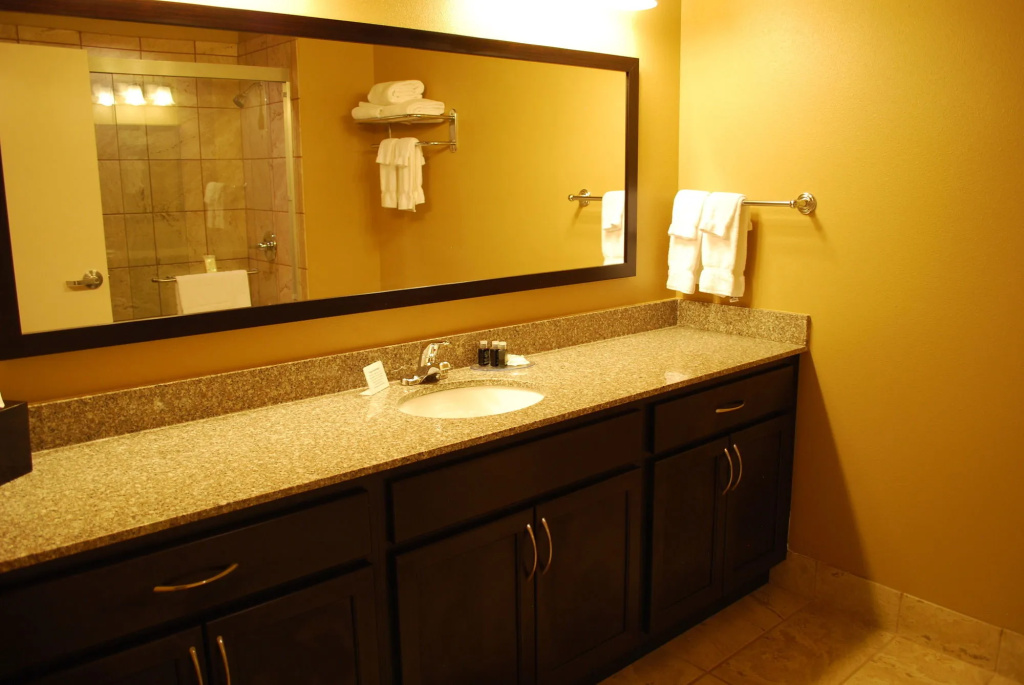 Landmark Suites - Williston