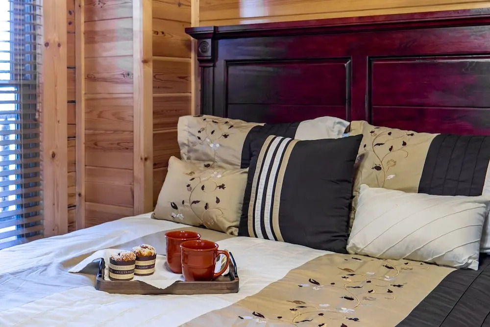 SmokyStays 5 Bedroom Cabin