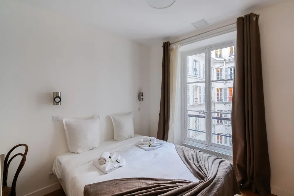 Spacious Apartment Near Madeleine