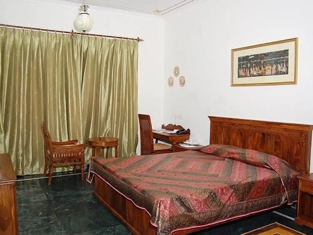 Sara Vilas Hotel