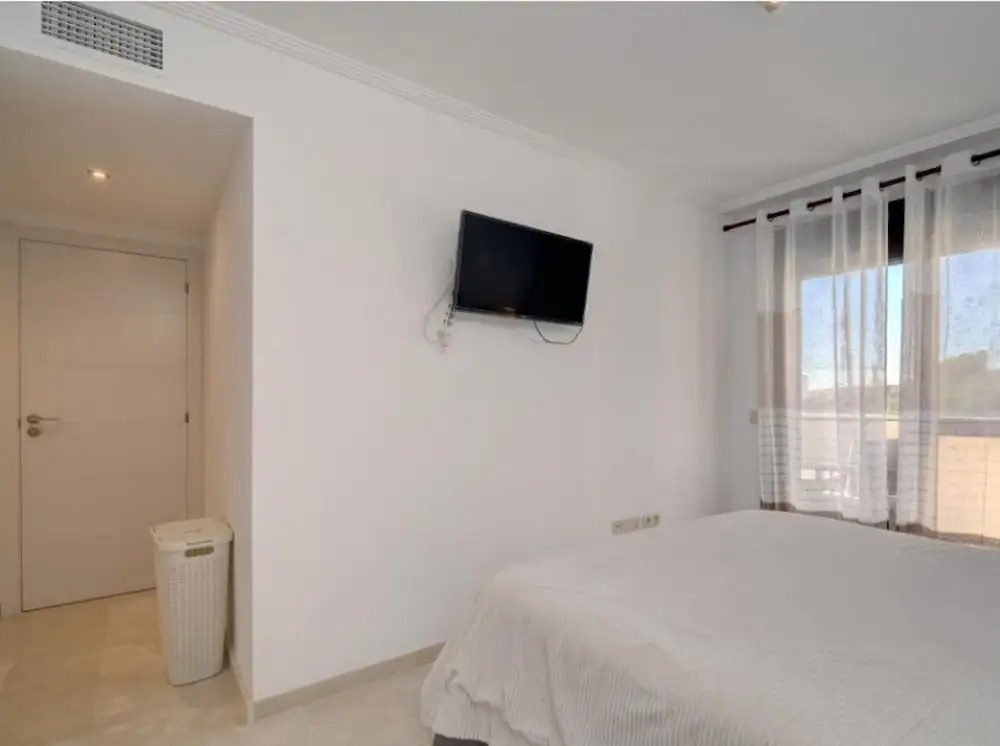 Apartment with 3 Bedrooms in Estepona, with Wonderful Mountain View, Shared Pool, Furnished Terrace - 2 Km From the Beach