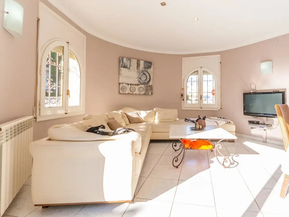 Fantastic Holiday Home With Private Pool in L'escala