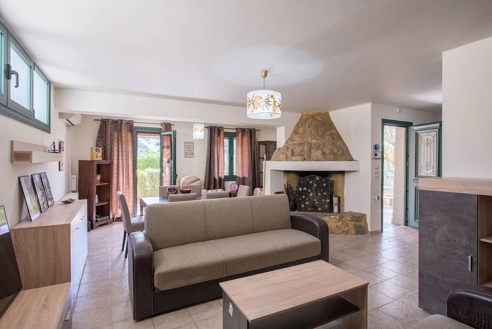 This Wonderful Residence Offers a Great Experience for up to 10 People
