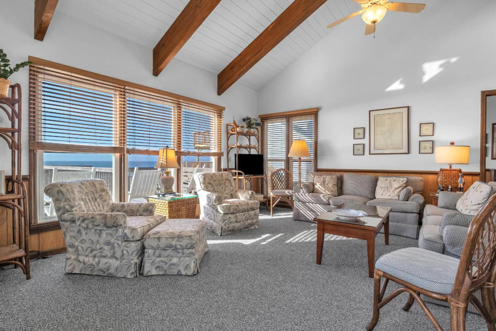 Wahoo by Oak Island Accommodations