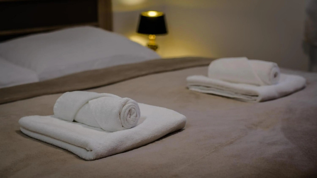 Four Seasons Apartment - FREE PARKING