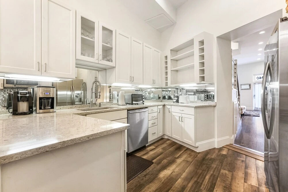 Charming New Orleans Townhouse Near All City Hot Spots