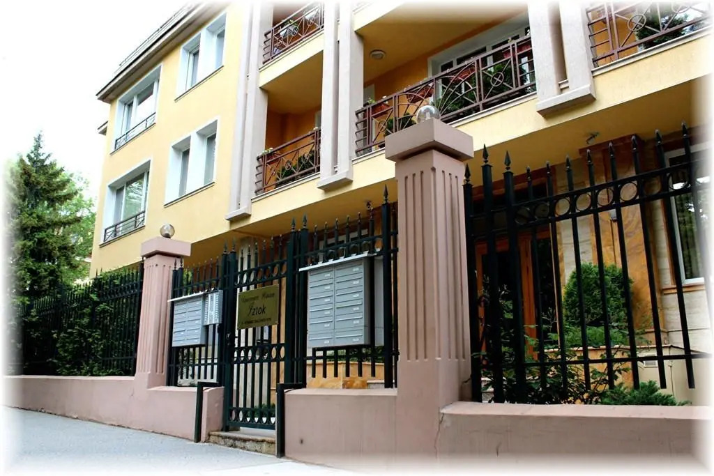 Apartment House Iztok