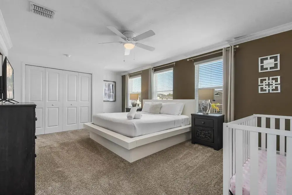 Lake View Cozy Home w/ Pool & Games Near Disney