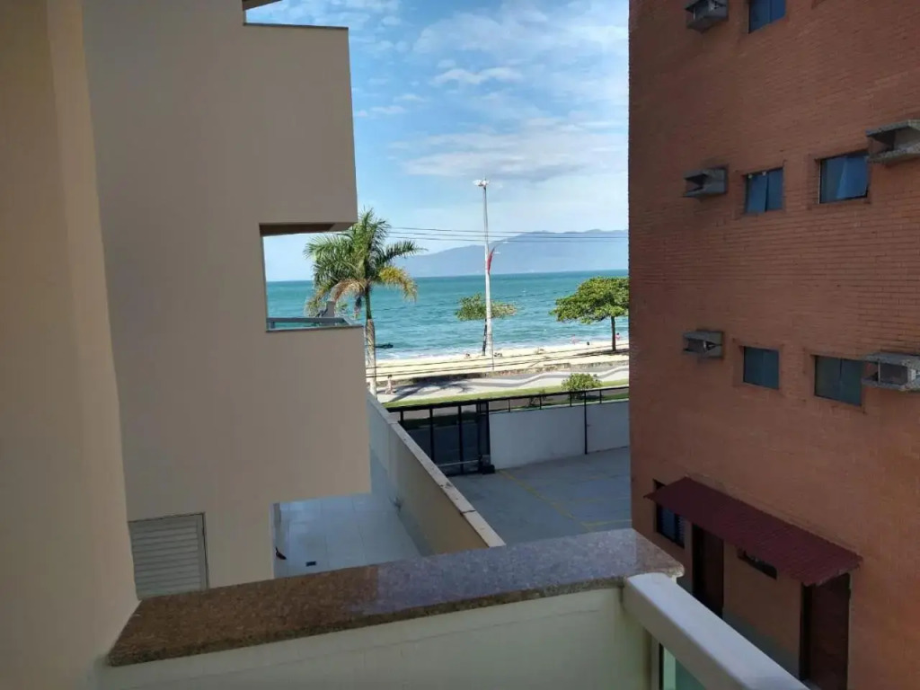 Ap na Avenida da Praia