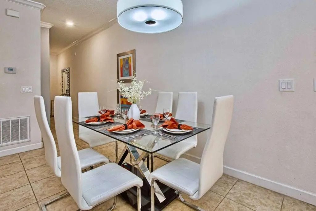 ORLANDO-DISNEY - ENTIRE HOME - 4BD, 3 Baths, WiFi, Private Pool