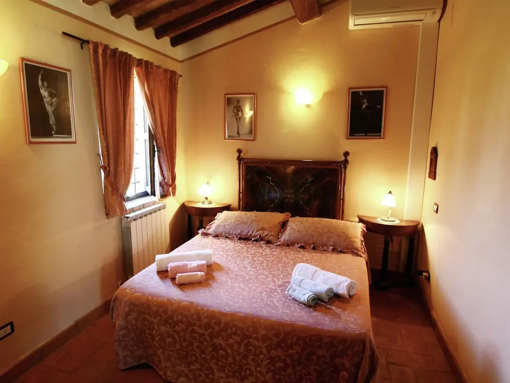 Cottage in Todi with Pool and Sauna