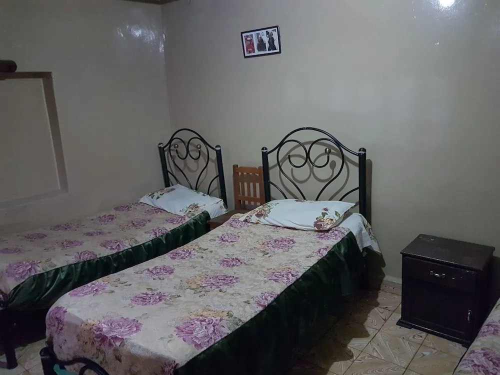 Alojamiento El Turista - Hostel