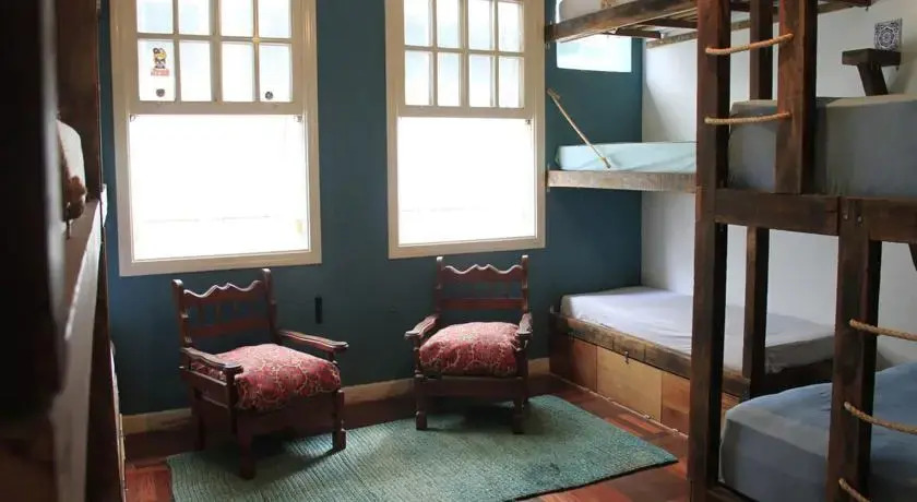 Zé Caramujo Hostel